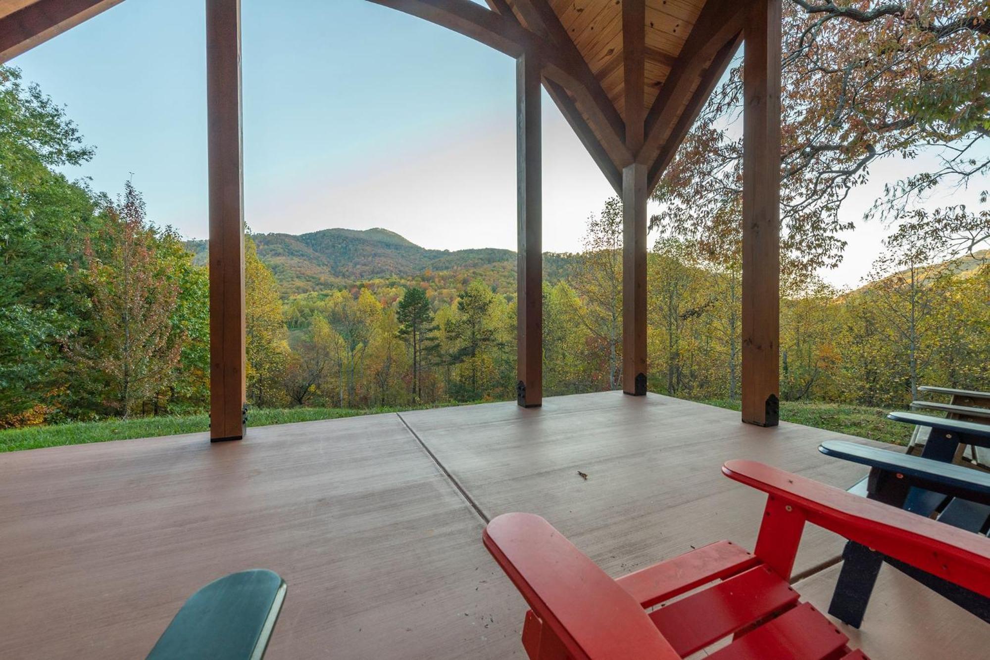 Engadine Inn And Cabins Candler Екстериор снимка