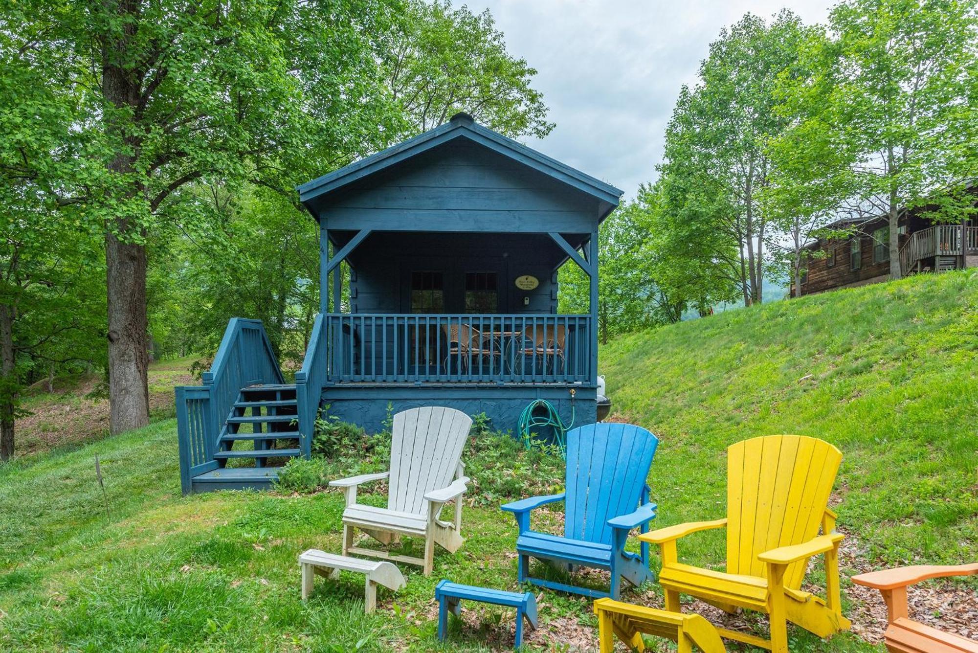 Engadine Inn And Cabins Candler Екстериор снимка