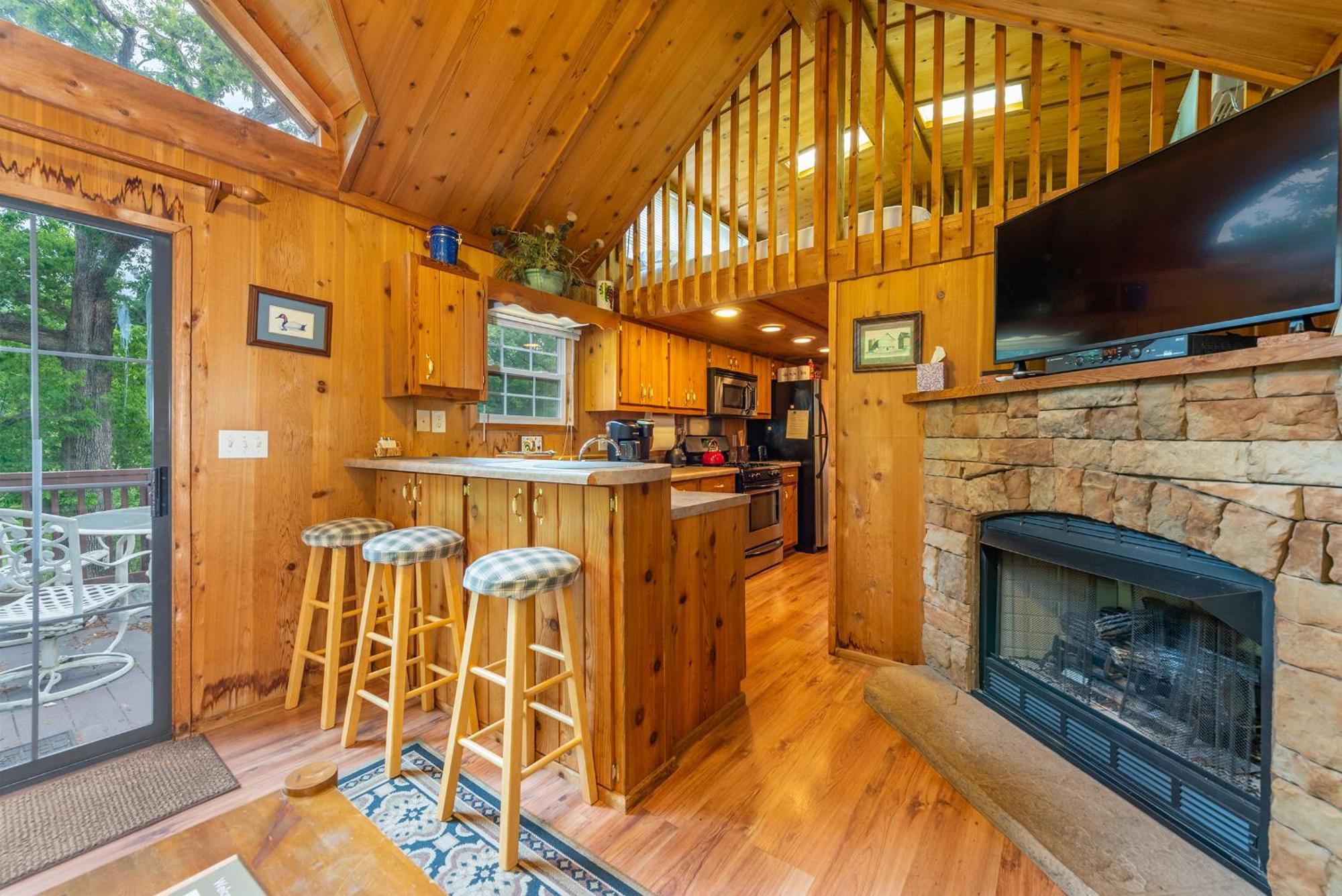 Engadine Inn And Cabins Candler Екстериор снимка