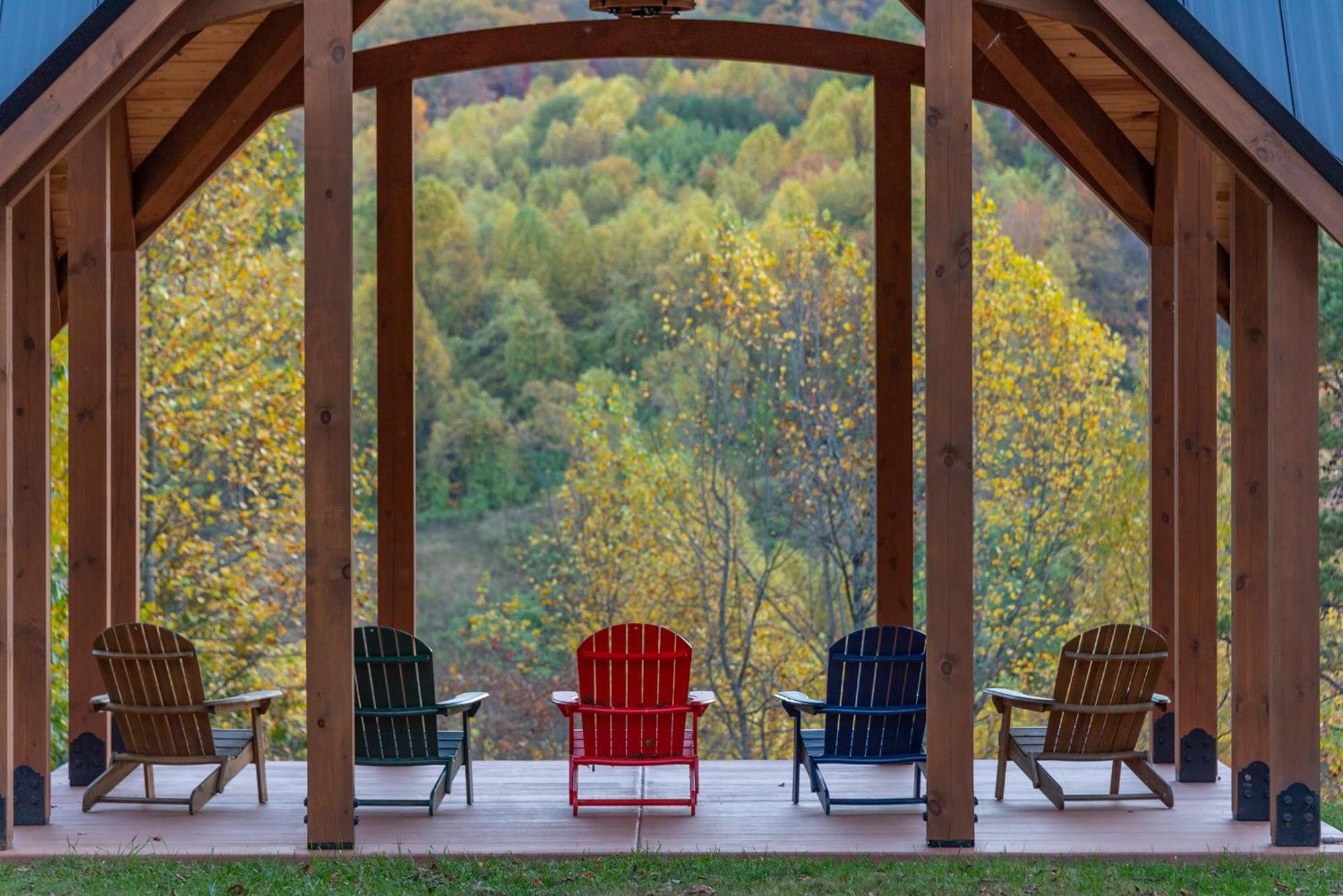 Engadine Inn And Cabins Candler Екстериор снимка