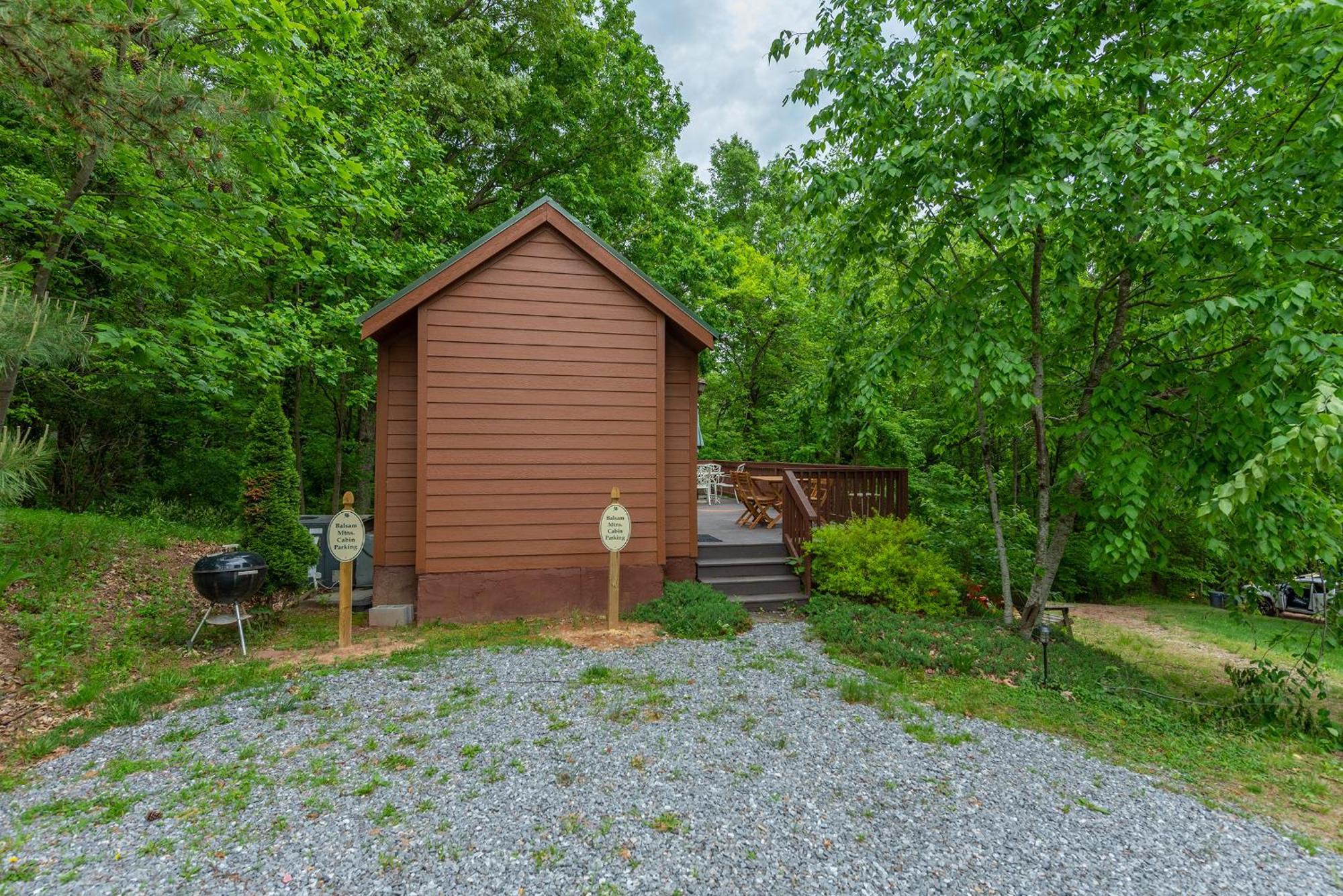 Engadine Inn And Cabins Candler Екстериор снимка