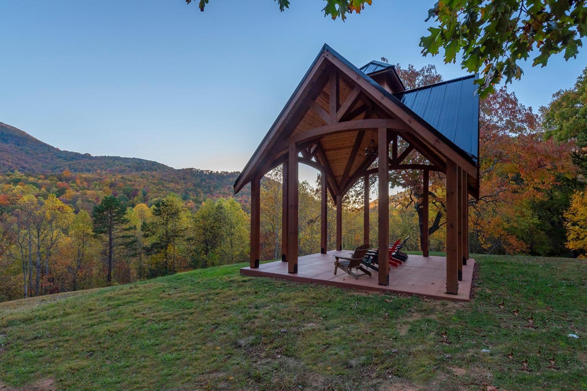 Engadine Inn And Cabins Candler Екстериор снимка