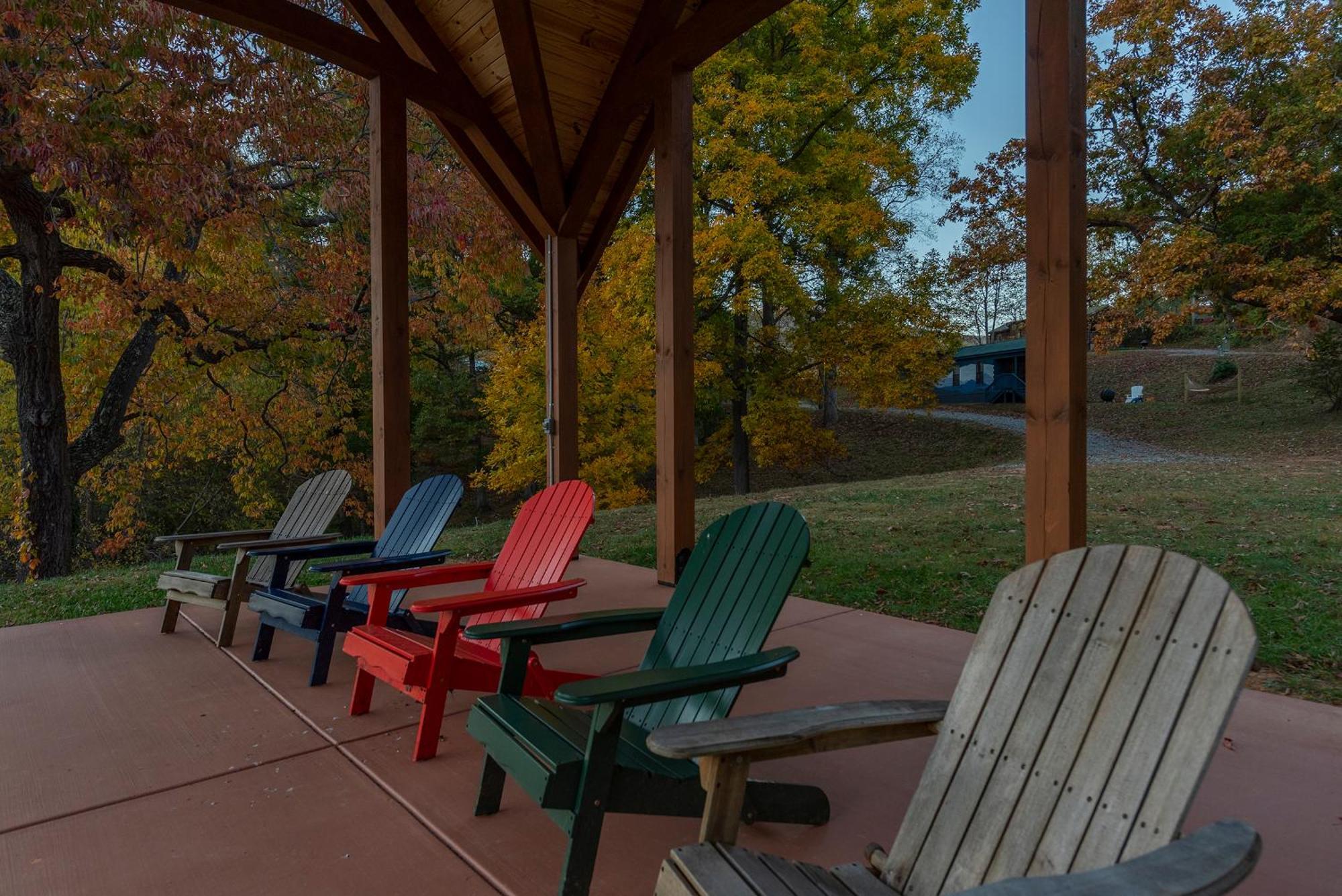 Engadine Inn And Cabins Candler Екстериор снимка